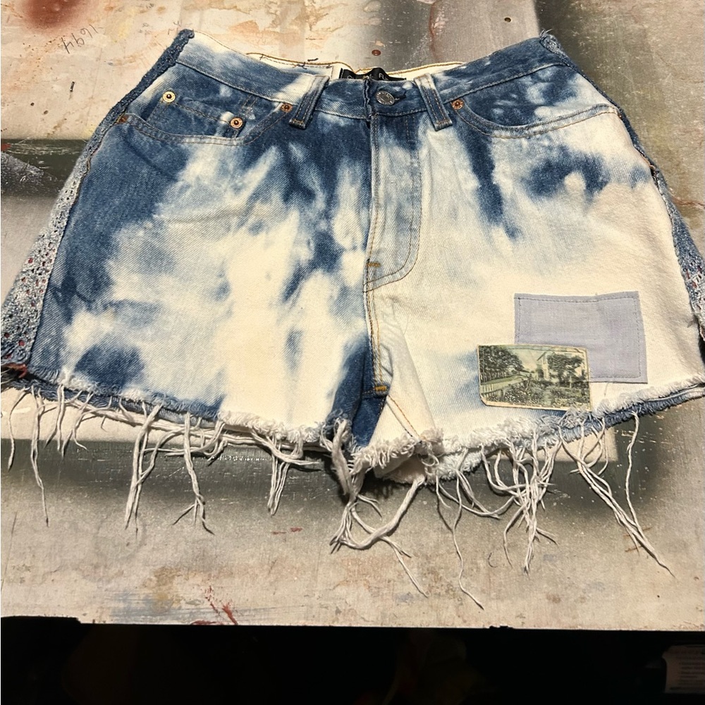 Cheryl Fudge Nantucket 501 Levi’s button fly denim shorts size 6